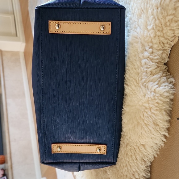 Gorgeous Dooney & Bourke Dark Marine Blue Leather Double Zipper Satchel ๐ - Picture 7 of 16